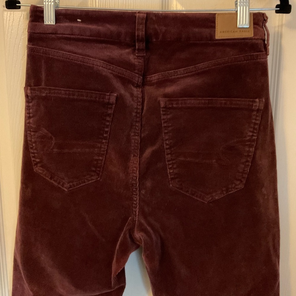 American Eagle Burgundy skinny corduroy pants size 6 - Picture 9 of 12